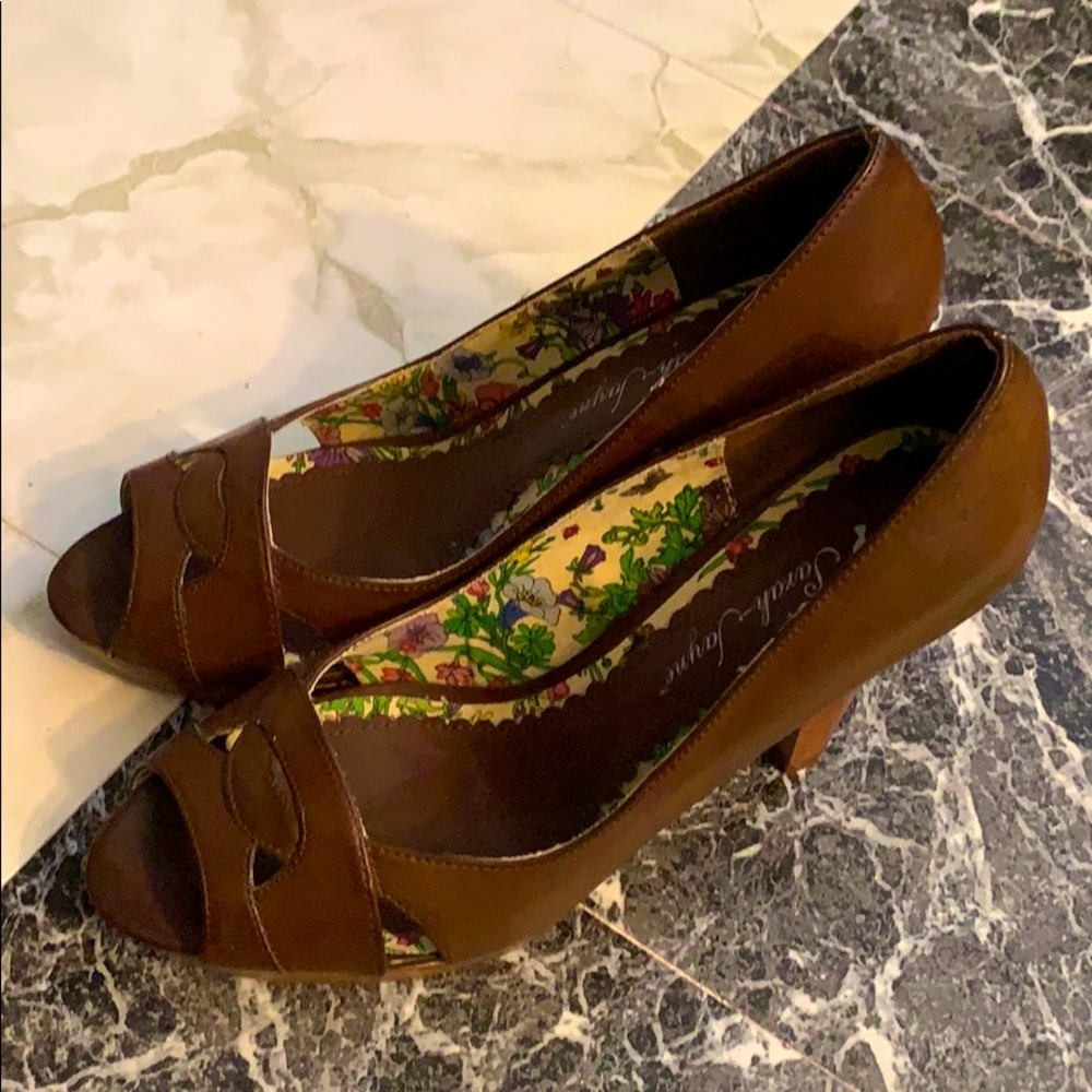 Brown pumps